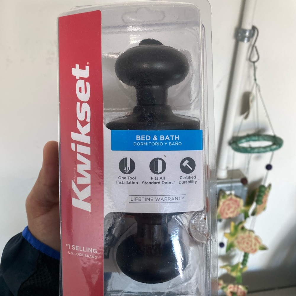 Quikset bed and bath door knob